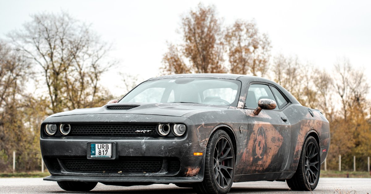 Dodge Challenger vezetés