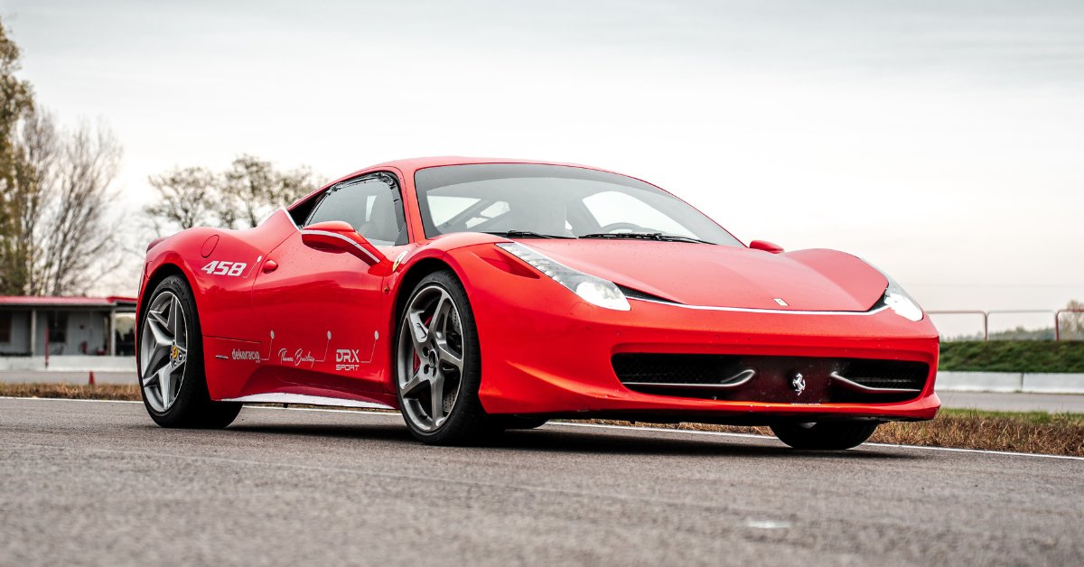 Ferrari 458 Italia vezetés