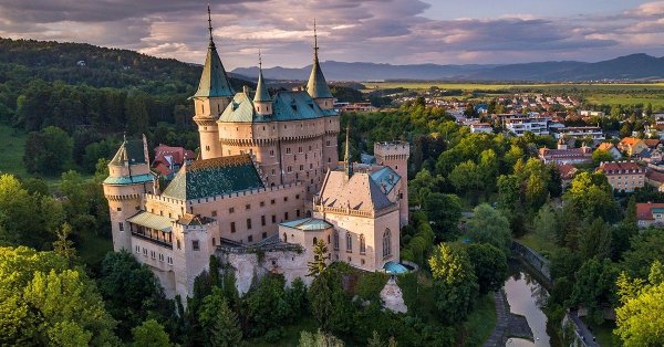 Autóbuszos utazás Bajmóc várához és a Sirály-kilátóhoz